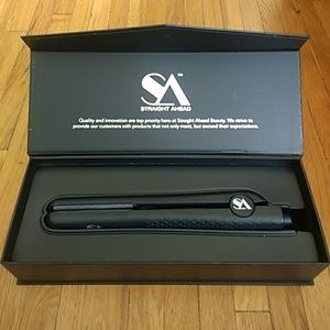 Brand new straightening iron